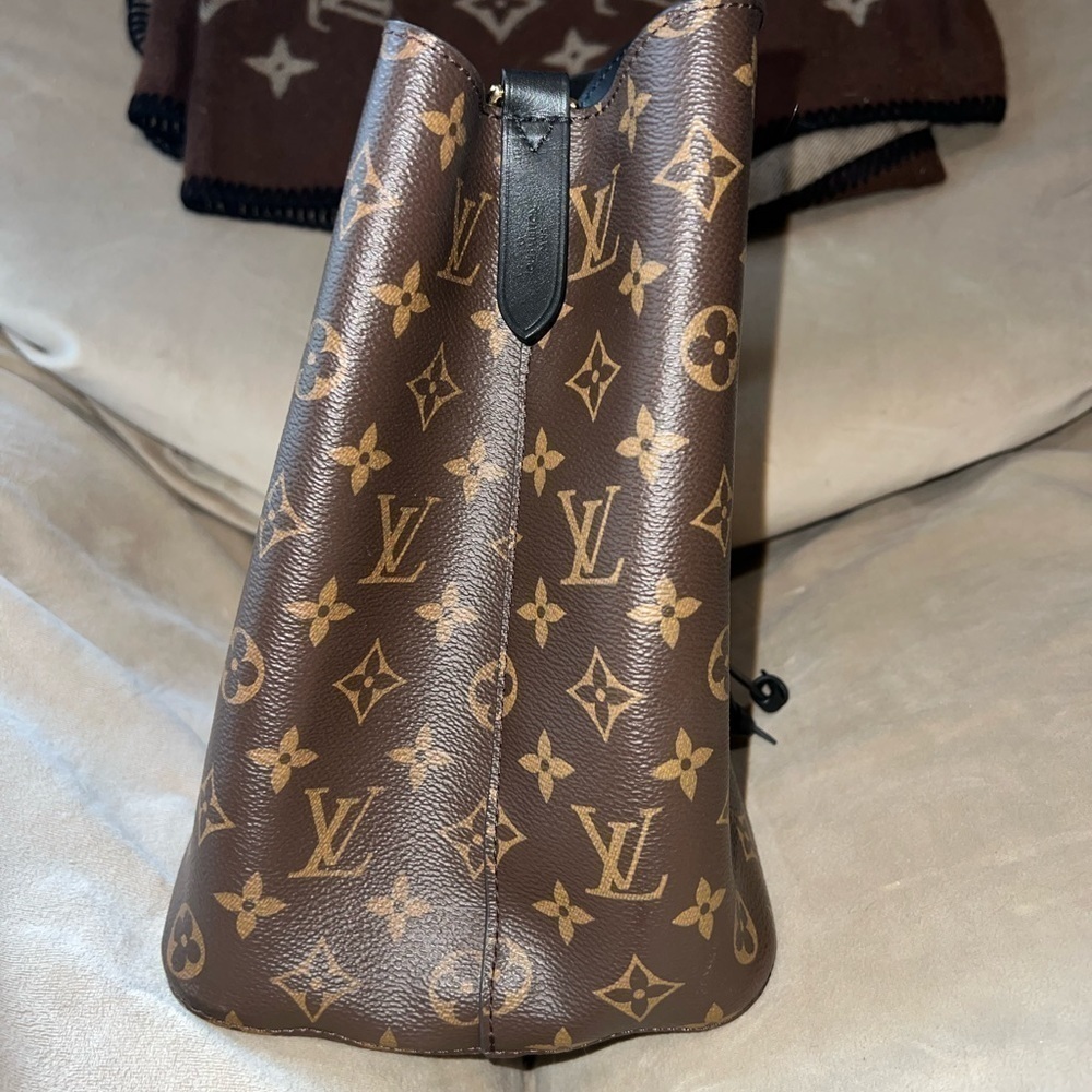 Louis Vuitton Neo Noe MM in excellent condition. - Picture 4 of 16